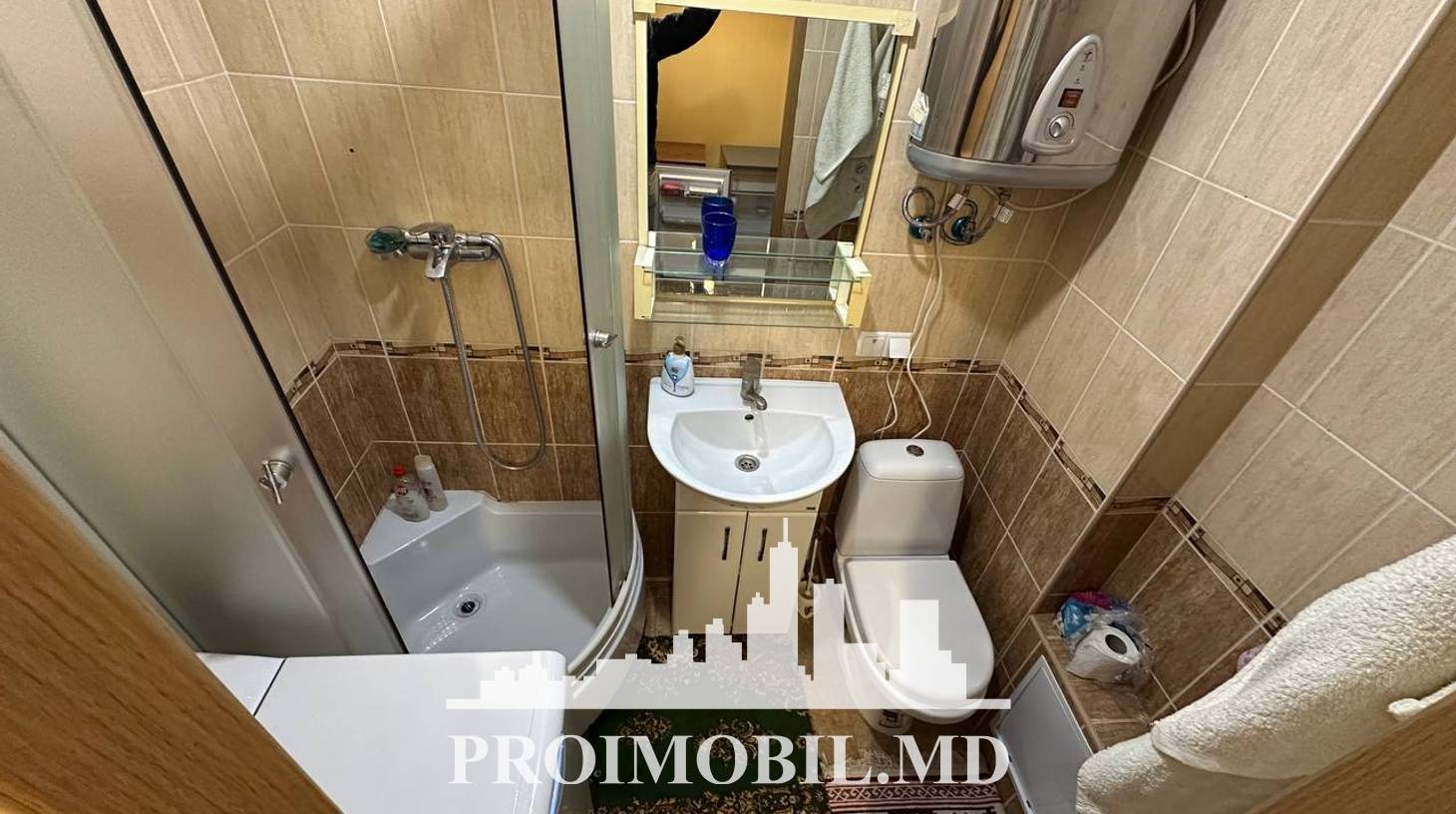 https://images.proimobil.md/UBguKjKxWVysveuXcVF7jolKmATPr7araMGz4O9HAhU/watermark:0.75:so:0:30:0.39/resize:fill:1460:816:1/gravity:ce/bG9jYWw6Ly8vZXN0YXRlL2xyL2Y2YTU5NGYzLWIzNGMtNDIxOC1iZjZhLTM0NjZlZWVjMGVjZi5qcGVn