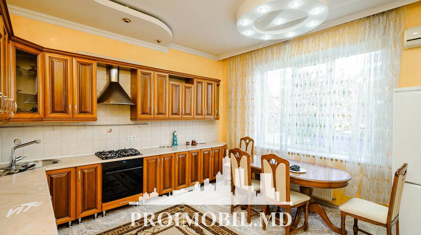 https://images.proimobil.md/UDUfow4W5ST0aI7_wV-58d2xPf_8xabFOSpxiy9bOXQ/watermark:0.75:so:0:30:0.39/resize:fill:1460:816:1/gravity:ce/bG9jYWw6Ly8vZXN0YXRlL2xyLzg4ODQzMDJiLWIzNGUtNGEyOS1hZWRkLWFlZjkwNGZhYjYwZS5qcGVn