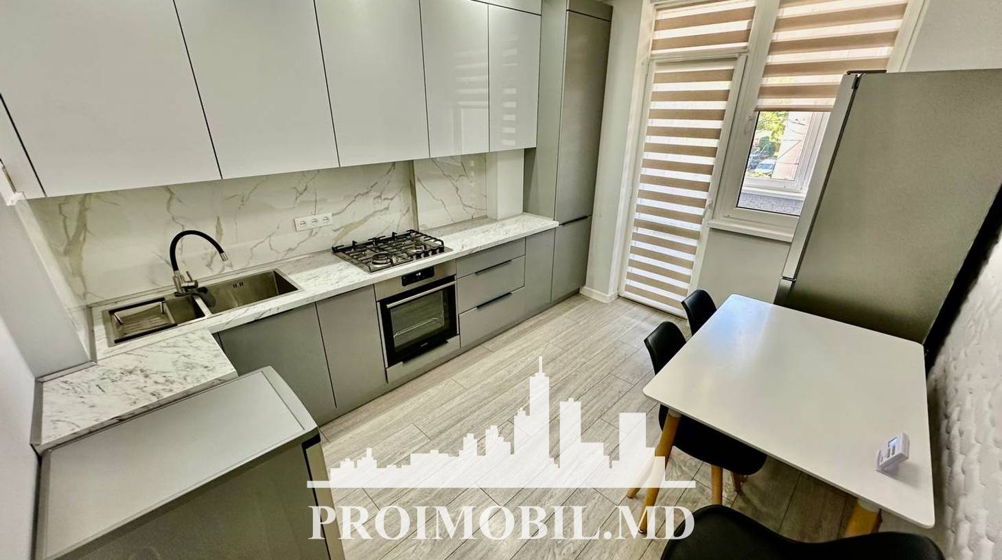 https://images.proimobil.md/UEq6n2sWKVFW8DtNDFp2-kmQz5Or5ttRo6o9a1uGCyA/watermark:0.75:so:0:30:0.39/resize:fill:1460:816:1/gravity:ce/bG9jYWw6Ly8vZXN0YXRlL2xyLzdhZjliMjMzLTMyNzQtNGM5Zi1hODcyLTc5MWRmZjhjYTBiZi5qcGVn