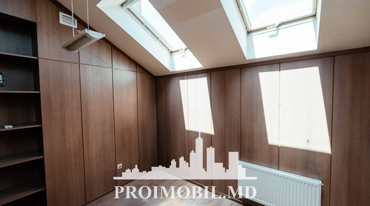 https://images.proimobil.md/UGfNFj6EeCNi5LXcRb8UdHG4uVEmYMi4y3CzPg_vI9Y/watermark:0.75:so:0:30:0.39/resize:fill:1460:816:1/gravity:ce/bG9jYWw6Ly8vZXN0YXRlL2xyL2JkOWZkYTVkLTgzOTQtNGI0My04ZmJkLWUxOWRkYzFhMjUwYS5qcGVn