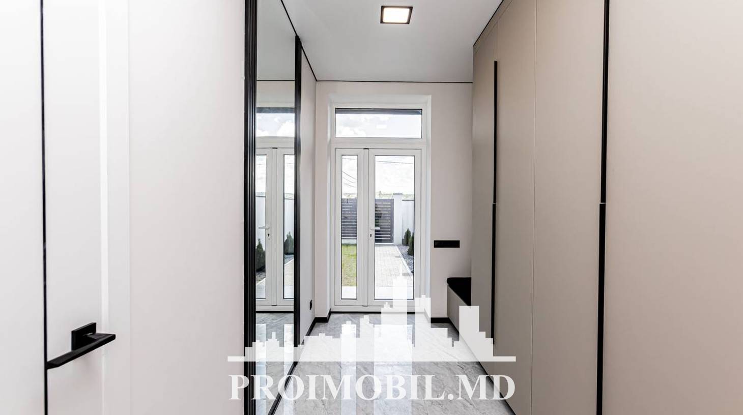 https://images.proimobil.md/UK1OMxoDuZwOjgJC0mki-OlhfW0sJ6FF7X47wn27vkY/watermark:0.75:so:0:30:0.39/resize:fill:1460:816:1/gravity:ce/bG9jYWw6Ly8vZXN0YXRlL2xyLzVhNzExMTBkLWEwZTYtNGMxZi05Mzc3LThkYWZmMzMzMGFjNC5qcGVn