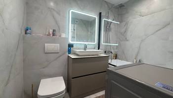 https://images.proimobil.md/UKRIXKkiR_loh9LCXsTfHGdbkn-1tA4RxrWvnvbQ1BE/resize:fill:350:198:1/gravity:ce/bG9jYWw6Ly8vZXN0YXRlL2xyL2YxM2NmMzUwLTExNjAtNGRkMC05ZDZjLWYzZWM1NGE0ZjM4OC5qcGVn