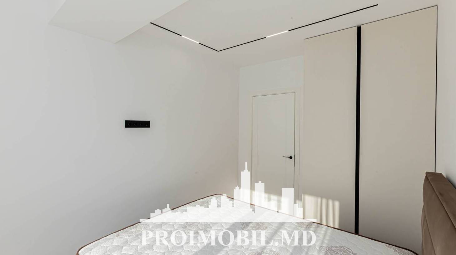 https://images.proimobil.md/UNIrdLqgJfMp4245loECVwth-4nBvzUttdszebe08CI/watermark:0.75:so:0:30:0.39/resize:fill:1460:816:1/gravity:ce/bG9jYWw6Ly8vZXN0YXRlL2xyL2JmMTMyY2RhLTM2NTEtNGFmNy04Mzg4LWNhZDkyZjRkMGQ0Ny5qcGVn