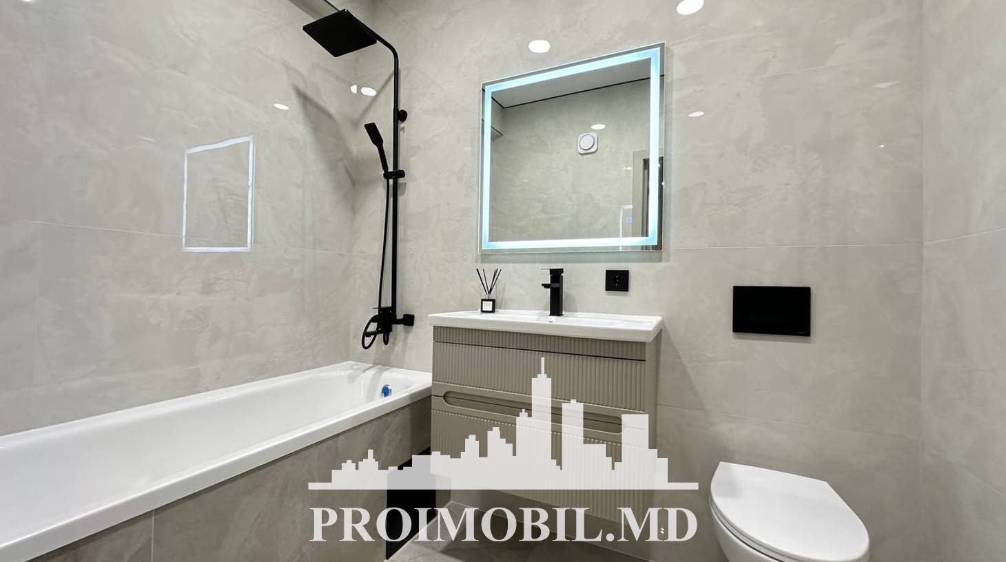 https://images.proimobil.md/UNbc5hXPG_0hi1E9EHg1tqxU_sstN4zhvxbxxjtqL9A/watermark:0.75:so:0:30:0.39/resize:fill:1460:816:1/gravity:ce/bG9jYWw6Ly8vZXN0YXRlL2xyL2U4ODEzOWRmLTUzMDItNDQyOC04ZmM2LWE2ZjFjYmQ0MWI2Yy5qcGVn