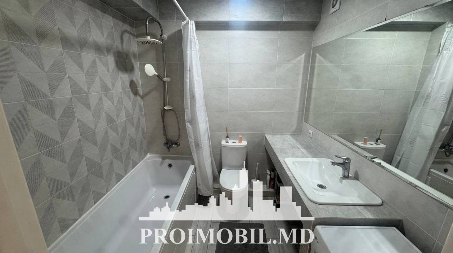 https://images.proimobil.md/UOZF3-ul9f7F1Ri1DfqSiy0AwcBMImbGSfey-fGcAxU/watermark:0.75:so:0:30:0.39/resize:fill:1460:816:1/gravity:ce/bG9jYWw6Ly8vZXN0YXRlL2xyLzNlMDU1N2Q3LTFmMTMtNDdjMi05MzIxLTk0ZTc3OTVmNGQzMy5qcGVn