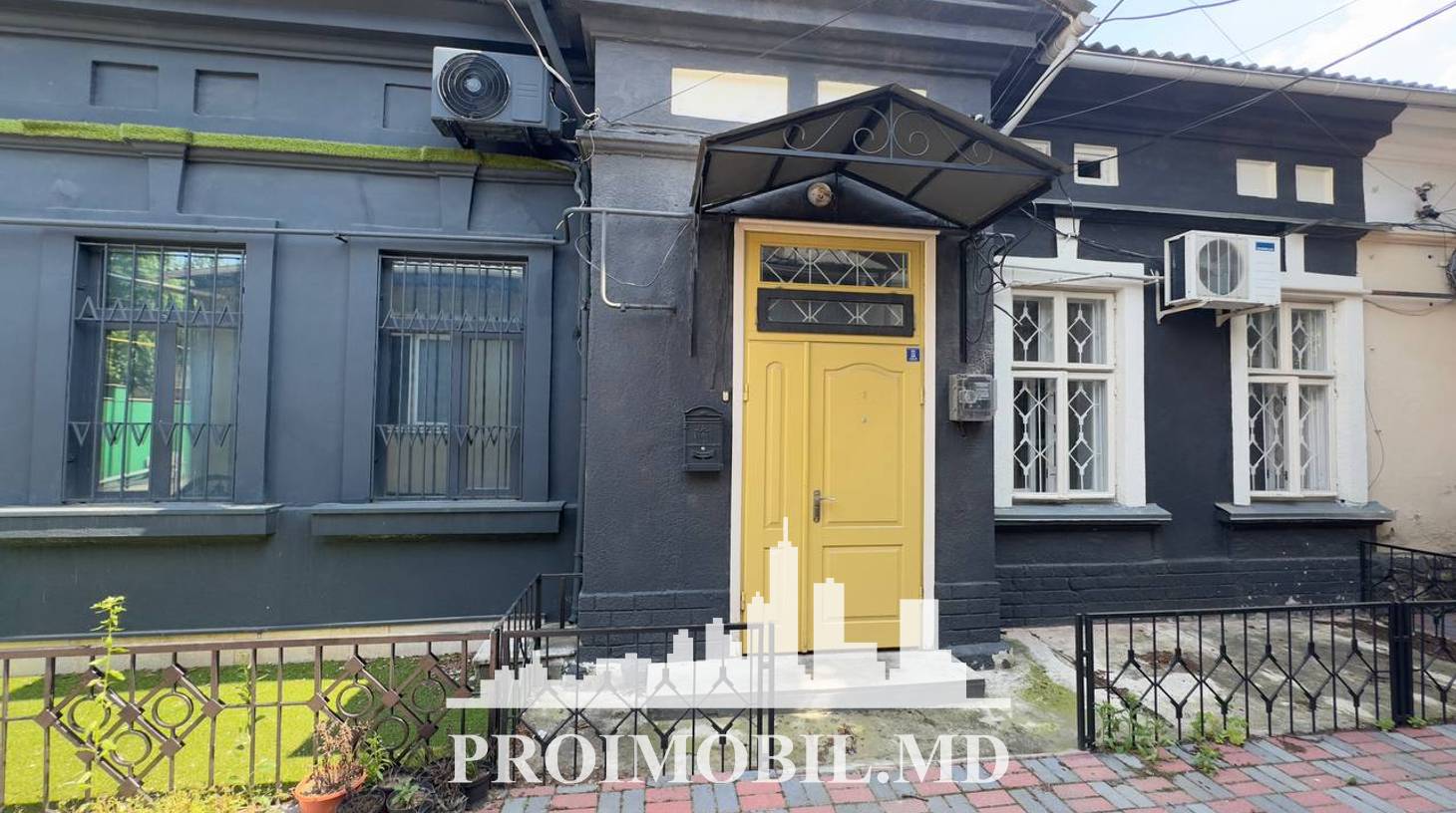 https://images.proimobil.md/USJpv7qaRa9al_ON6c8i9cc7HYbQKyKcbHxVTif_m1A/watermark:0.75:so:0:30:0.39/resize:fill:1460:816:1/gravity:ce/bG9jYWw6Ly8vZXN0YXRlL2xyLzY2ZGRjNTc1LWUwOWItNGMwNy1iZmM4LWIzOWY5ODI2ODI0OS5qcGVn