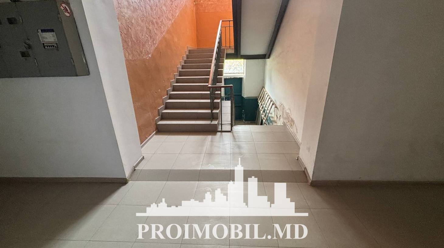 https://images.proimobil.md/UTU3eOUv6XkFQSASs8PV00XNaOWGa1hSpTfXSu0q0og/watermark:0.75:so:0:30:0.39/resize:fill:1460:816:1/gravity:ce/bG9jYWw6Ly8vZXN0YXRlL2xyL2UwNmZmZTEyLTg0YTktNDNiNC04NTQ2LTY2Nzk0ZTY4MGYwNi5qcGVn