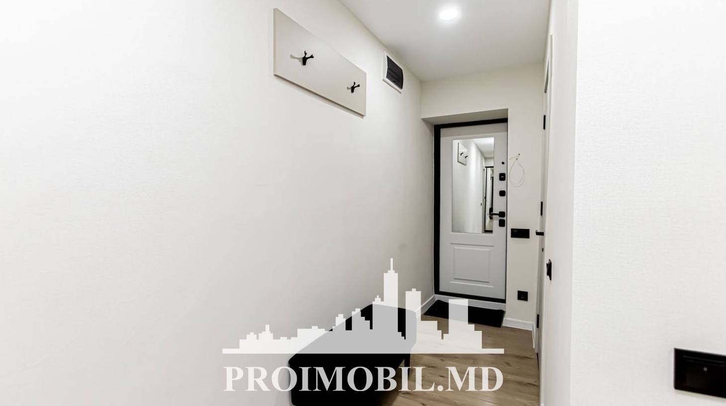 https://images.proimobil.md/UTlQkFSqgvJdcSEqjpm1ucxVg_hvdmFq97IFElxGqek/watermark:0.75:so:0:30:0.39/resize:fill:1460:816:1/gravity:ce/bG9jYWw6Ly8vZXN0YXRlL2xyLzE2ODMwODQwLTUxYzctNDEyYS05NGM2LTVjYmY2NWU0ODNlNC5qcGVn