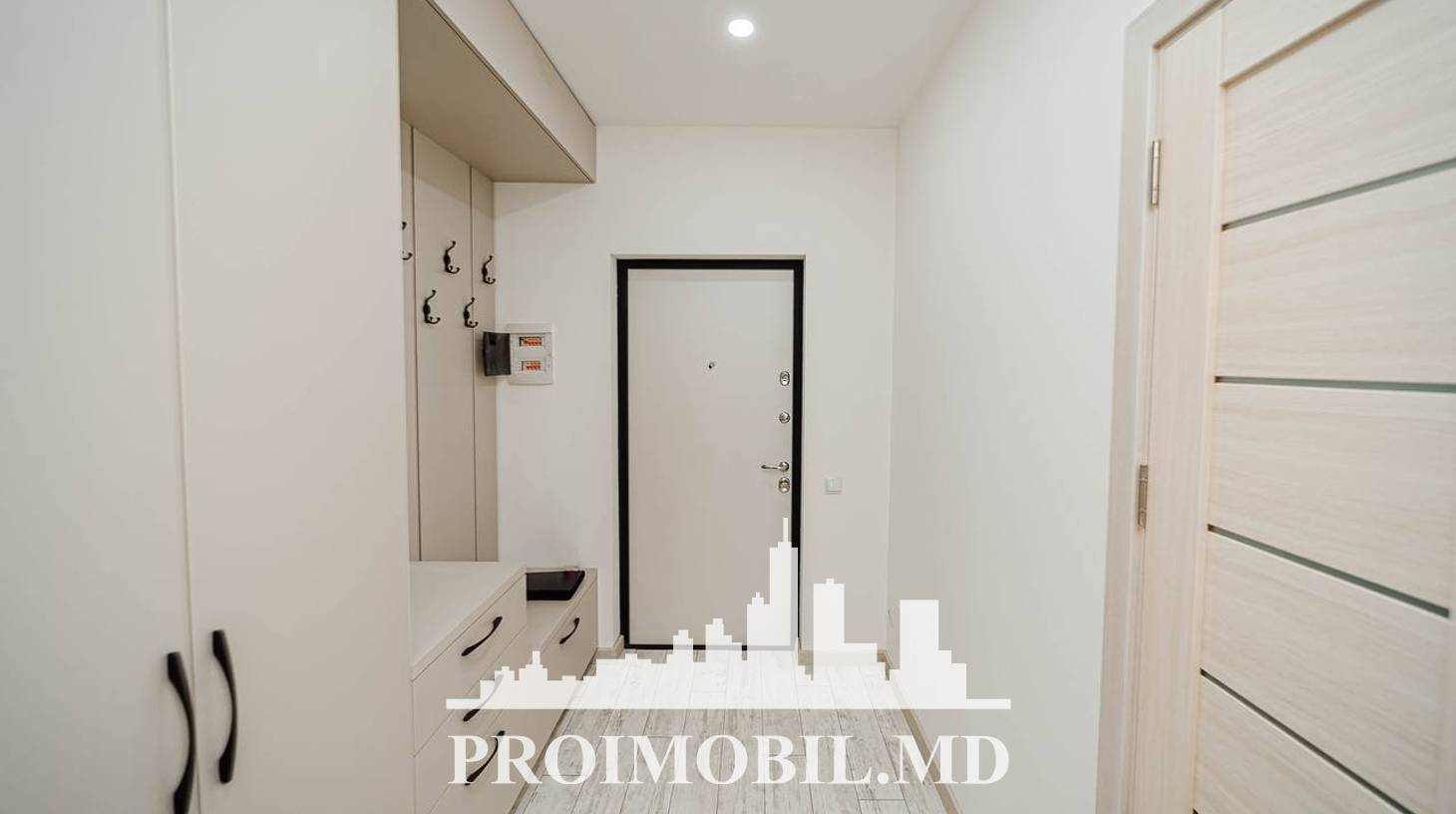 https://images.proimobil.md/UVej1a85HqVaI8i-3mib7j9BSXYXfTGXZ_QrSJTi2ow/watermark:0.75:so:0:30:0.39/resize:fill:1460:816:1/gravity:ce/bG9jYWw6Ly8vZXN0YXRlL2xyL2QyYWY1ZTE4LTE5MmEtNDliMy1hZjcwLTdiZjkwMzM3NjRkZS5qcGVn
