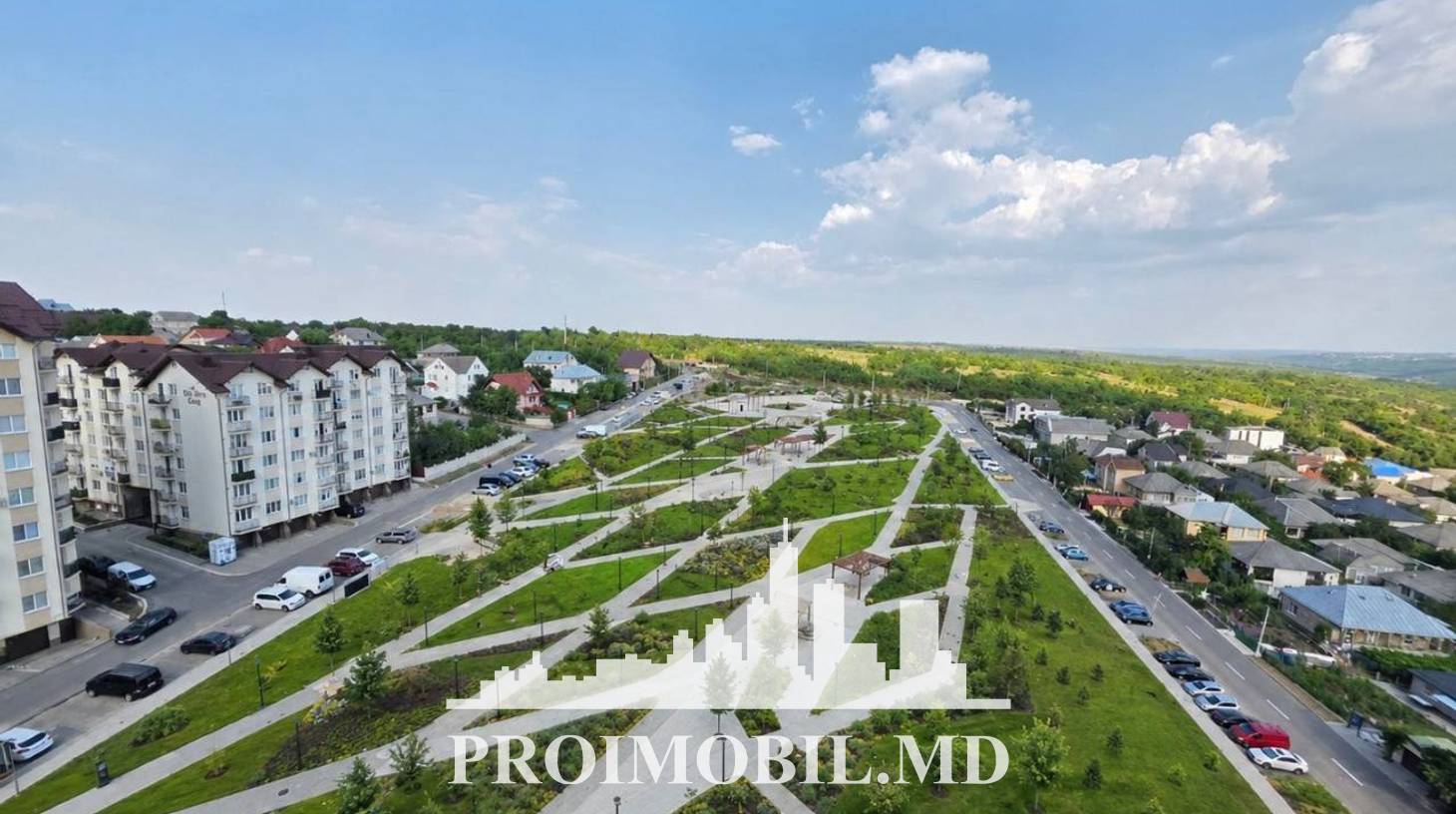 https://images.proimobil.md/UVyvpKxTyzCJkHTy5PxDWnk_fK6LaHF9yaelb4efvHw/watermark:0.75:so:0:30:0.39/resize:fill:1460:816:1/gravity:ce/bG9jYWw6Ly8vZXN0YXRlL2xyL2YyY2FjZDdlLWI4ZjQtNGM1Yy04YTJlLTllZTkxMDczNDE0NS5qcGVn