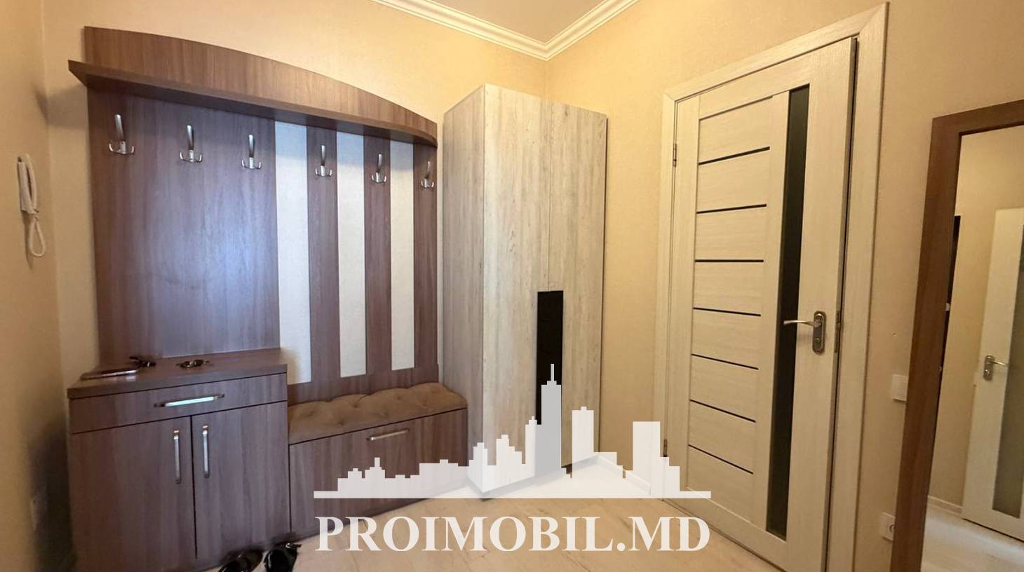 https://images.proimobil.md/UXLXj3zFw0BtfXKcI3USAnVnr7Apm6JsgkT3tFfP_UQ/watermark:0.75:so:0:30:0.39/resize:fill:1460:816:1/gravity:ce/bG9jYWw6Ly8vZXN0YXRlL2xyLzNmMzk2M2E4LThhODItNGM2MS1hZWM5LTljNDUxMjU4NjVlNi5qcGVn