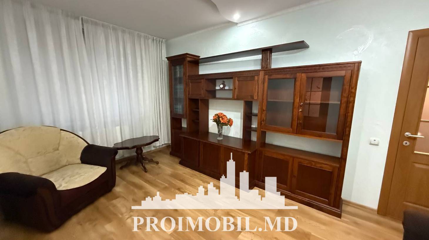https://images.proimobil.md/U_I1Xz6j3ff1gafrxCyuQ7vSQHXikTIU13NcsDRDM-E/watermark:0.75:so:0:30:0.39/resize:fill:1460:816:1/gravity:ce/bG9jYWw6Ly8vZXN0YXRlL2xyL2M4NmIxZmE1LTJmYmEtNGE4MC1hMzE0LWM0Y2I4MDg3YjBkNS5qcGVn