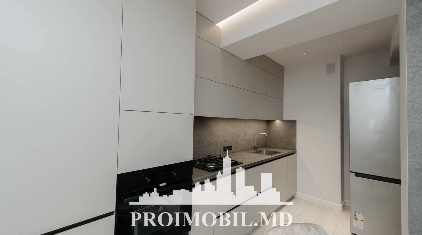 https://images.proimobil.md/Uakr2q5FA2Pt2acsaGbtdq_e3ExELh2SIXJqoHeRP3E/watermark:0.75:so:0:30:0.39/resize:fill:1460:816:1/gravity:ce/bG9jYWw6Ly8vZXN0YXRlL2xyL2U0N2NmNTczLTM4MGUtNDdjMi1hNzVlLTdiNmM3YzQ5YjdmMi5qcGVn
