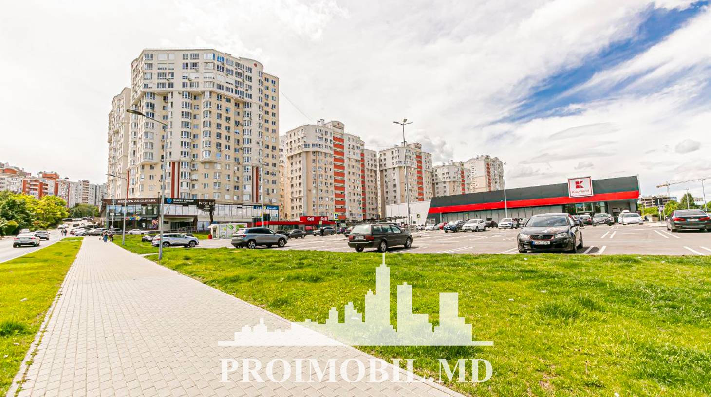 https://images.proimobil.md/UcKadB18N09KnoIbnlTvj5RgmM4GOVp0uQwXF-JpkxE/watermark:0.75:so:0:30:0.39/resize:fill:1460:816:1/gravity:ce/bG9jYWw6Ly8vZXN0YXRlL2xyLzM1YTA1ZWM3LWRkMzctNGIxYS04ODE5LWRmOTg0OWM3OWU0NC5qcGVn
