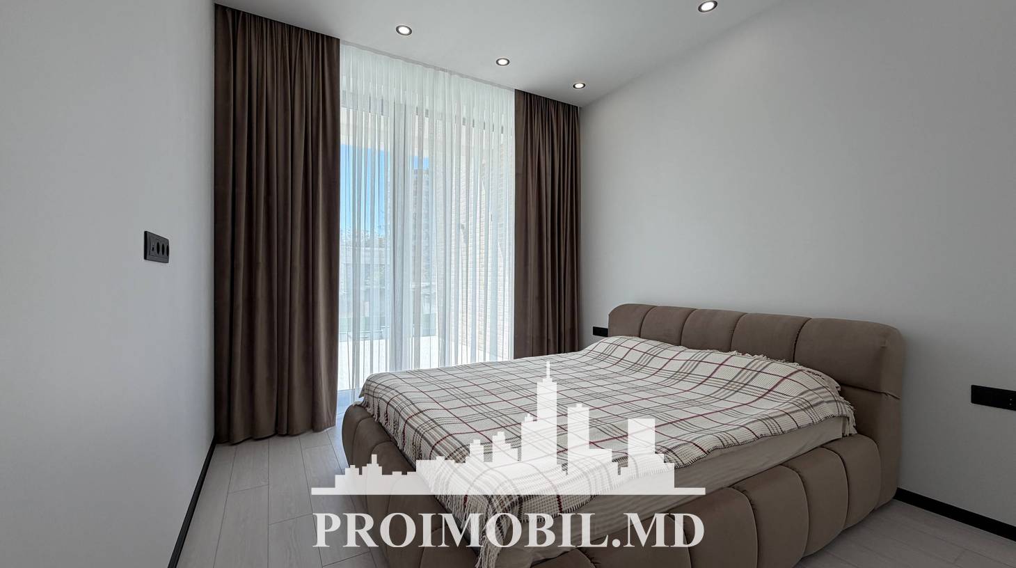 https://images.proimobil.md/UdnAlmbIFskhlfuDlsvaNVFgEZGMjXdwY0rK-G5kCzk/watermark:0.75:so:0:30:0.39/resize:fill:1460:816:1/gravity:ce/bG9jYWw6Ly8vZXN0YXRlL2xyL2YwNGFkNDMzLWI0MDUtNDliMS1hNmU3LTRiZDg3ZTQ1ZDg0Mi5qcGVn