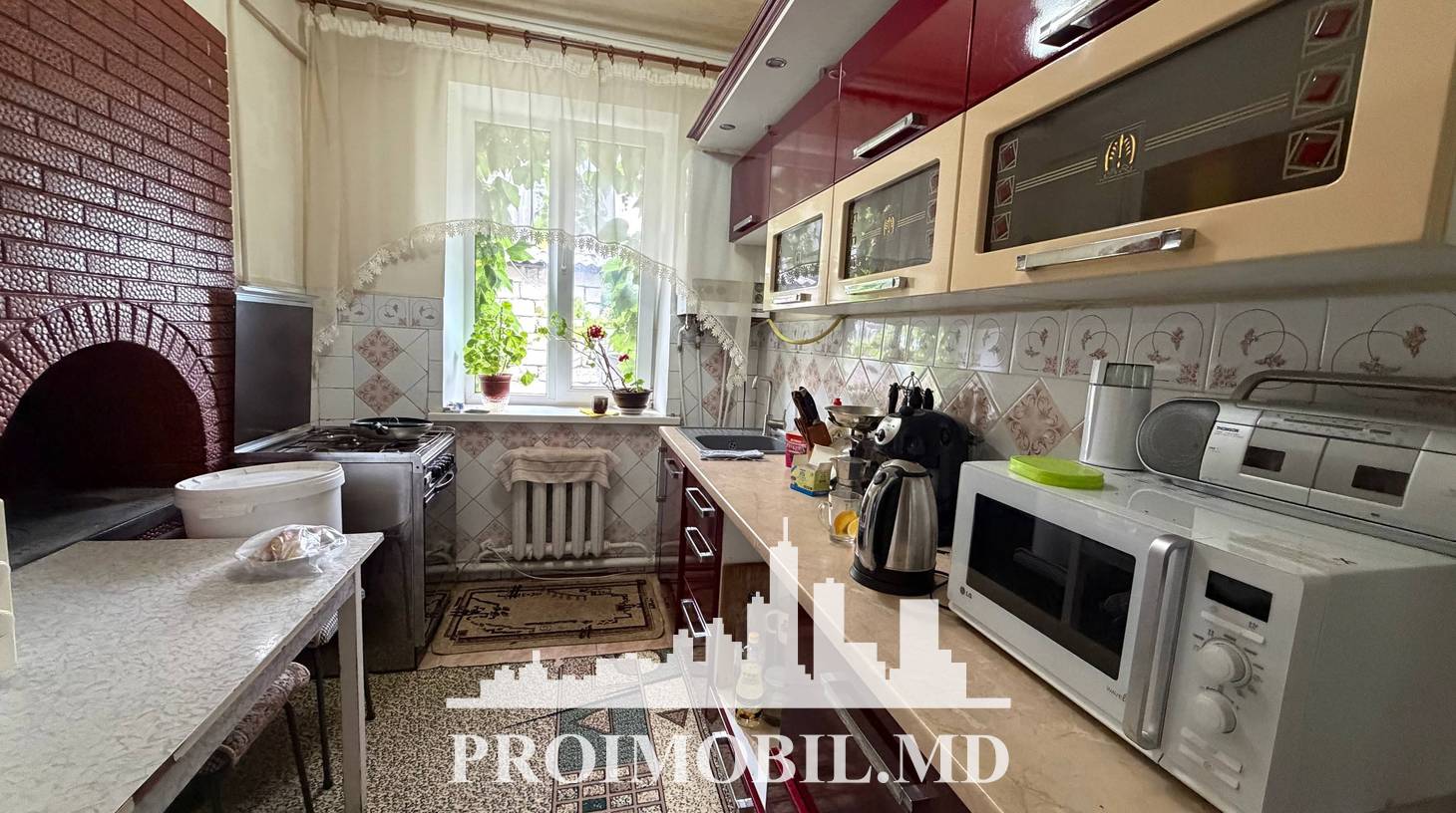 https://images.proimobil.md/Uet-cmLEtkABUPWjWIyvJFr6vsD7fHnEtqdhuIfAMFw/watermark:0.75:so:0:30:0.39/resize:fill:1460:816:1/gravity:ce/bG9jYWw6Ly8vZXN0YXRlL2xyLzM5YWRkMDk5LWFkMDMtNDJkZi05N2ZiLWY4OGUxNjlmMzhiOC5qcGVn