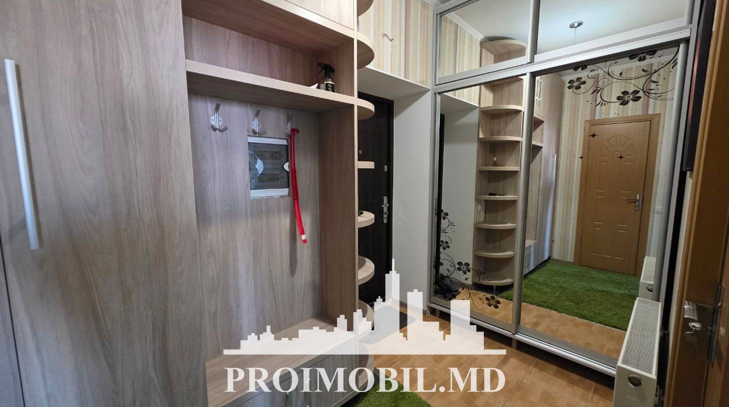 https://images.proimobil.md/UfeuM_knH57J2lzYs6Y9YD5sZUpmbS2V-BDU735O5Oc/watermark:0.75:so:0:30:0.39/resize:fill:1460:816:1/gravity:ce/bG9jYWw6Ly8vZXN0YXRlL2xyL2M5NGY4OGNjLTNhY2ItNDM4OC1hNmIxLTgwODZlZjQ0NzBhNS5qcGVn