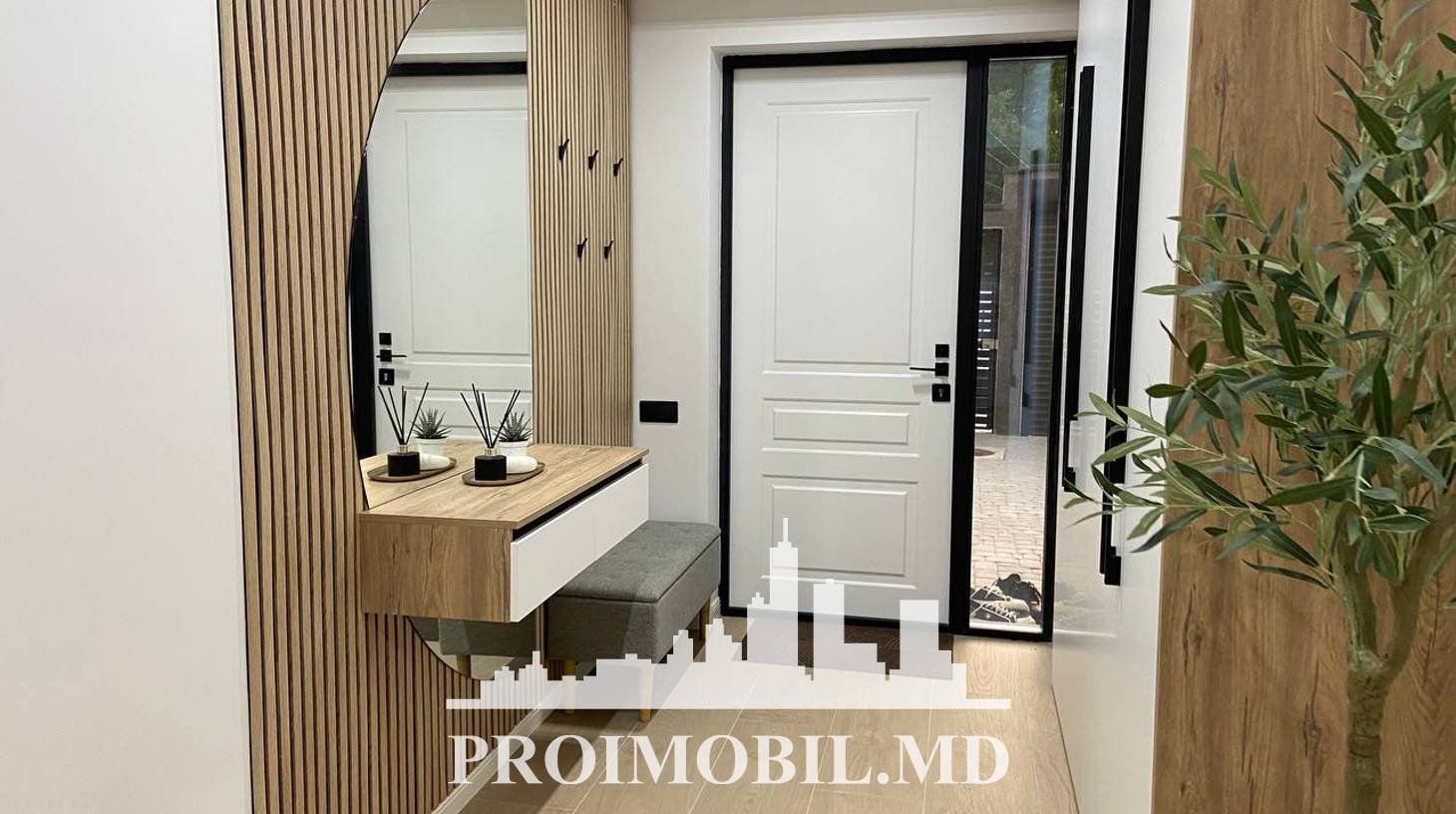 https://images.proimobil.md/UfzJFhJR1dRKlrGQjuEqz7QclRb61heF9baUjbGz8kw/watermark:0.75:so:0:30:0.39/resize:fill:1460:816:1/gravity:ce/bG9jYWw6Ly8vZXN0YXRlL2xyLzRmNWRkZWU0LTA2ZDQtNDdmMS1hM2E1LTA1ZWMxMjYyNGEwYy5qcGVn