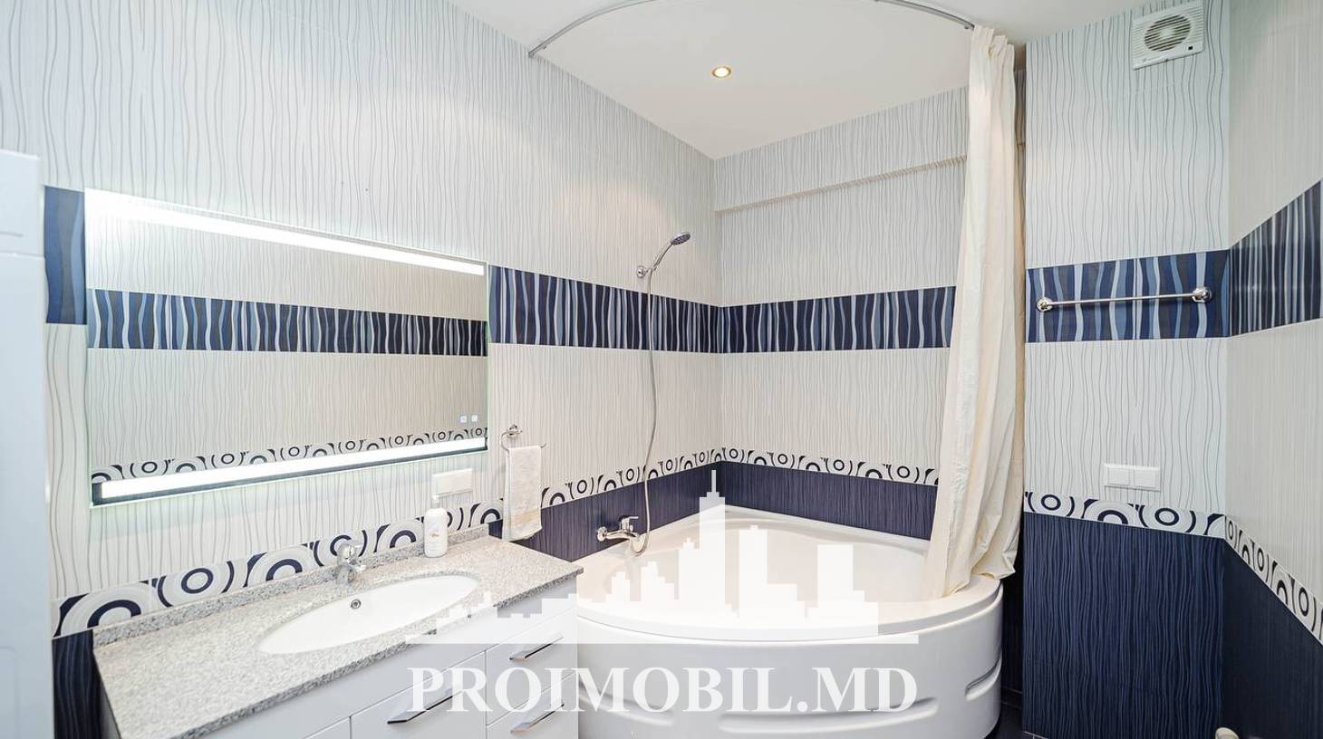 https://images.proimobil.md/UgGQwbEtJCoh99nnmje-oEIyMj7NoQTL0tkotTJmzKA/watermark:0.75:so:0:30:0.39/resize:fill:1460:816:1/gravity:ce/bG9jYWw6Ly8vZXN0YXRlL2xyLzI5M2M2NzM0LWRiMTYtNDljYS05MDRkLWE3OGU2OGFjNGUwMC5qcGVn
