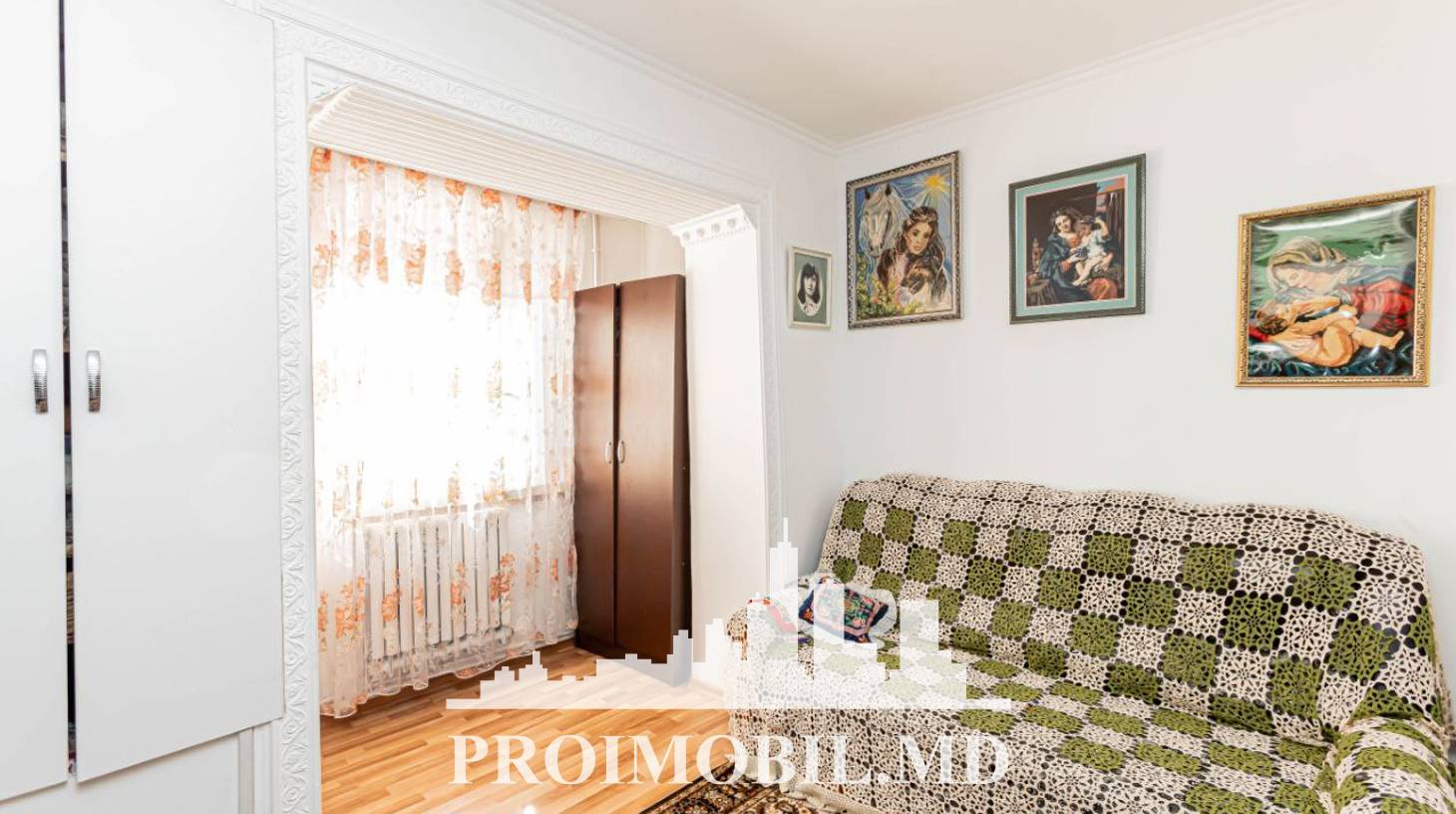 https://images.proimobil.md/UgbL5hZ0pp15KhJ7LGBx1nOFEQTAeGACNqb2zDkXoow/watermark:0.75:so:0:30:0.39/resize:fill:1460:816:1/gravity:ce/bG9jYWw6Ly8vZXN0YXRlL2xyL2Q2YzJjYjk4LTZlYzUtNDkwNi1hYjY2LWYwYTExNTlkZmFmMC5qcGVn