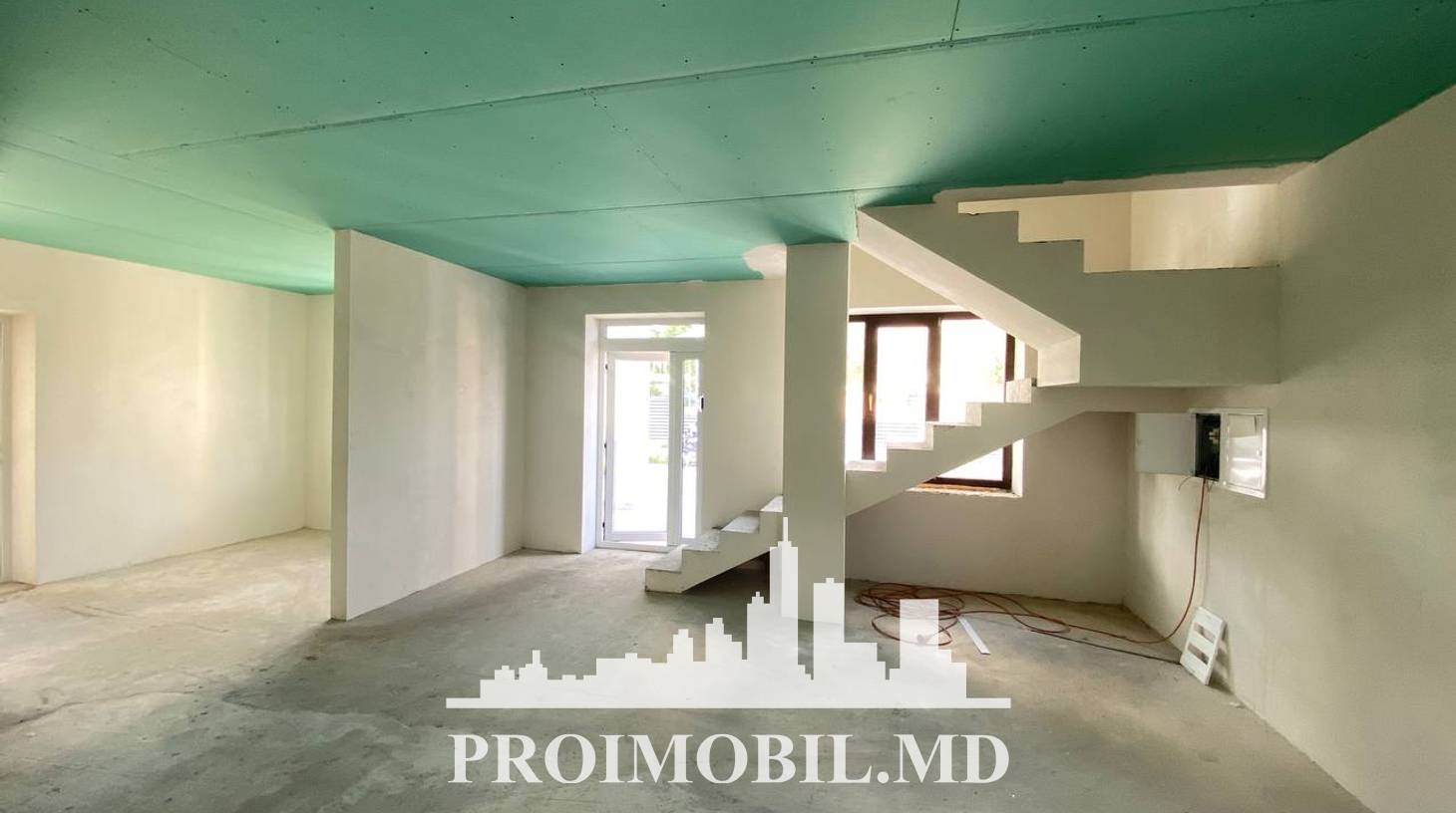 https://images.proimobil.md/Uirvv3qPgtMoG7FwpwmNYhWJQo6rKa0r8bVZGzvbgws/watermark:0.75:so:0:30:0.39/resize:fill:1460:816:1/gravity:ce/bG9jYWw6Ly8vZXN0YXRlL2xyL2Q0MTk2MWU4LWE3ZDUtNGY5MS05MzYzLTQ5YTBhNGQxYjU2YS5qcGVn