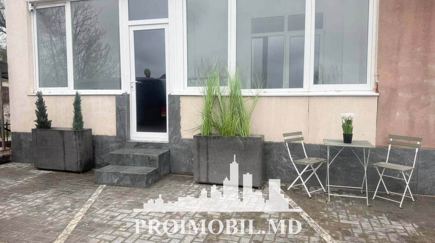 https://images.proimobil.md/UmW-4nJ0zeQTPpd1sBasZR-ukAqEfTFvyOIE_tniJn0/watermark:0.75:so:0:30:0.39/resize:fill:1460:816:1/gravity:ce/bG9jYWw6Ly8vZXN0YXRlL2xyLzU2NWI2ZTJjLWY4ODEtNDU0My04NjJjLWNiODU5YTk1ZTVlMy5qcGVn