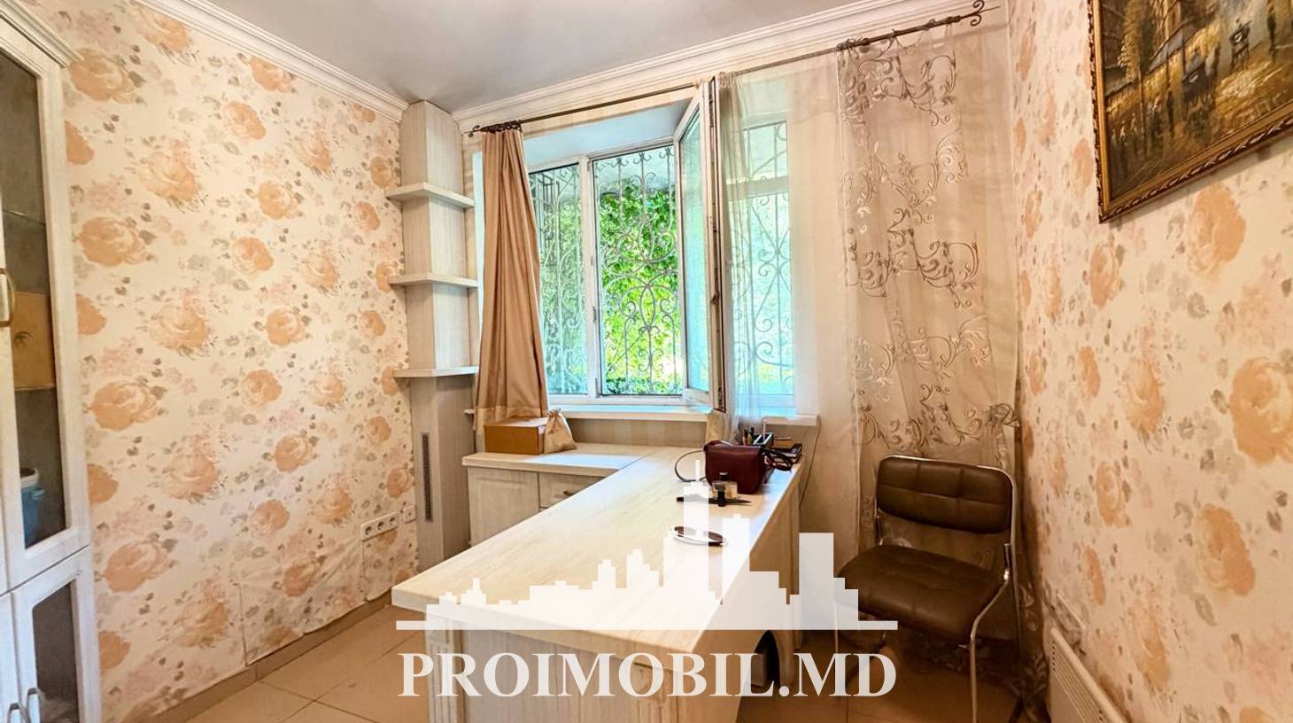 https://images.proimobil.md/UodjPcKZLymsEXmXEhw0ZB_-anOeYc4nUX7P1z77Sg8/watermark:0.75:so:0:30:0.39/resize:fill:1460:816:1/gravity:ce/bG9jYWw6Ly8vZXN0YXRlL2xyLzI4ODk5NDViLTU2MWQtNGNmZS1iZmMyLTA1NGRjNGJhNzlhYS5qcGVn