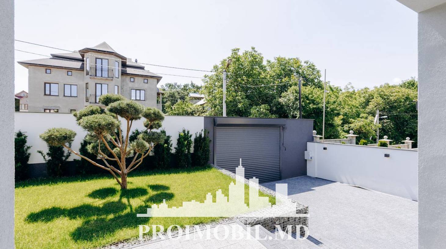 https://images.proimobil.md/UogpjMBg0KPUBS9WEfCMN0n-2vI2SIydsObnujO6FGY/watermark:0.75:so:0:30:0.39/resize:fill:1460:816:1/gravity:ce/bG9jYWw6Ly8vZXN0YXRlL2xyLzE2NjJkMjRmLTI1M2QtNGQzZi1hYzIzLTUzYmNiOGFjNmEyYi5qcGVn