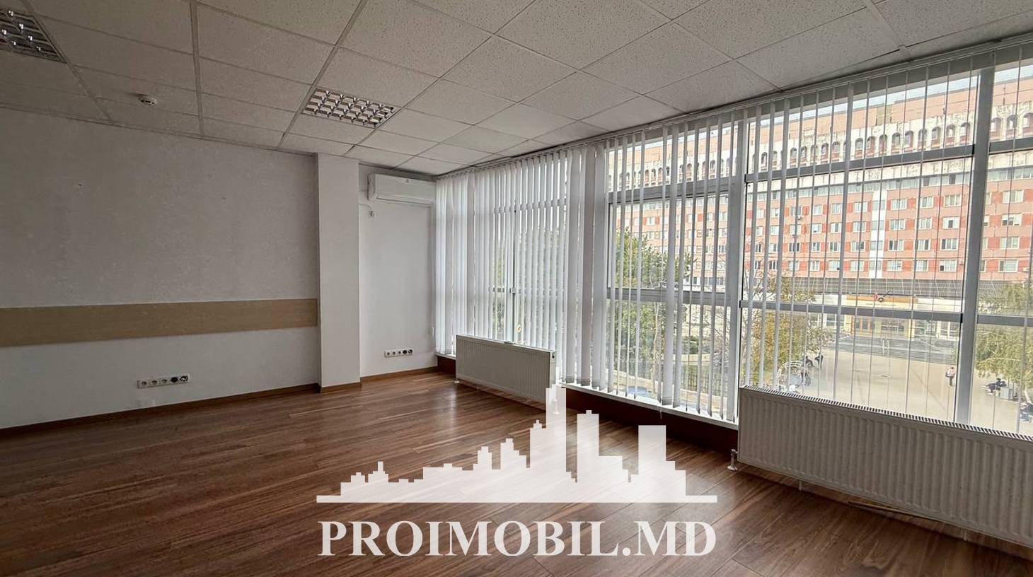 https://images.proimobil.md/Up6_cbaI1URXR07EI-KFb-gDG4lwH4r0eSFYVuy3R0E/watermark:0.75:so:0:30:0.39/resize:fill:1460:816:1/gravity:ce/bG9jYWw6Ly8vZXN0YXRlL2xyL2U0ZGIxY2NlLTAxNGItNDEyZS04NTE4LTVkYjI4NjNhZTg5Yi5qcGVn