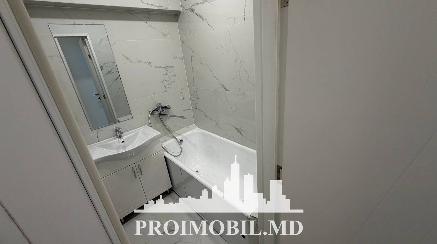 https://images.proimobil.md/UqVj21WYqkQwYtLqGhGED8A3_MJiUPrsEtfWrkjc2xY/watermark:0.75:so:0:30:0.39/resize:fill:1460:816:1/gravity:ce/bG9jYWw6Ly8vZXN0YXRlL2xyL2Q4MzE2MGY4LTEzZWMtNGM4Yi05MTc2LWI2OGExYzVmNDJmNS5qcGVn