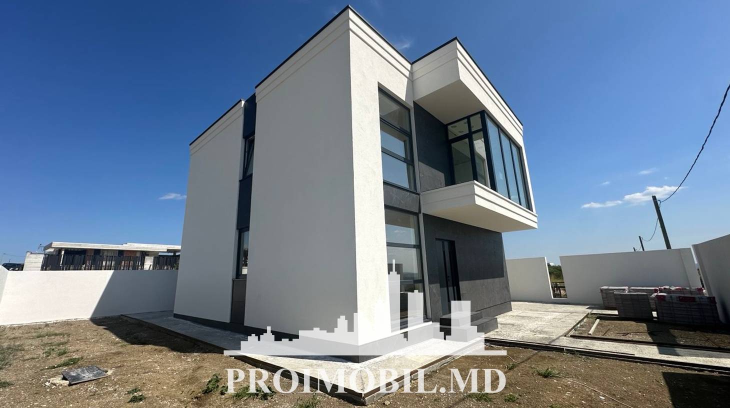 https://images.proimobil.md/Urj0ZHpEtr0qh98KXRuMRzDKfZg32e7OiuOyHED-asI/watermark:0.75:so:0:30:0.39/resize:fill:1460:816:1/gravity:ce/bG9jYWw6Ly8vZXN0YXRlL2xyL2Y0MTg0ZGRmLTE3ZmYtNDZjNS1hZDk4LTRjNmE2MGY3YjYzNy5qcGVn