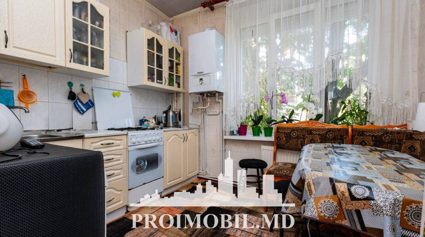 https://images.proimobil.md/UxT0_gY33hseRdZqOtJyzr9r_85NC6PXjoHy5dYPXE8/watermark:0.75:so:0:30:0.39/resize:fill:1460:816:1/gravity:ce/bG9jYWw6Ly8vZXN0YXRlL2xyLzMyZjI0YTBlLTY1MjUtNDUxOS1iZjViLTI4YWNiNWUwNTJkNS5qcGVn
