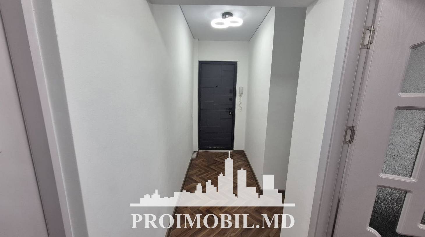 https://images.proimobil.md/Uzw9qfd2mRhXVXMQUIS8TmmS9TCxZdU53ncLKg-r9do/watermark:0.75:so:0:30:0.39/resize:fill:1460:816:1/gravity:ce/bG9jYWw6Ly8vZXN0YXRlL2xyLzVjOGUxZmY2LTliZmYtNDA1OS1hYTgzLWE5ODIxODYwNGUwZC5qcGVn