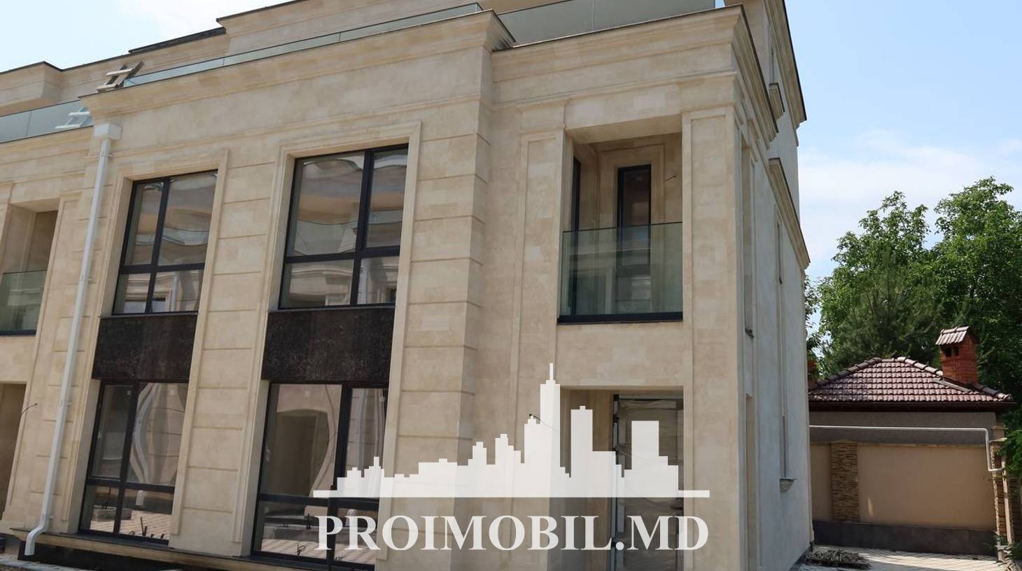 https://images.proimobil.md/V-GO73VC-nogpEpuzxdqnwlFGeFz9IR4AlxFsM1uX1Q/watermark:0.75:so:0:30:0.39/resize:fill:1460:816:1/gravity:ce/bG9jYWw6Ly8vZXN0YXRlL2xyLzY5YTk4MTNhLWI4MzMtNGUzZi05YzcwLTY4NjA5ZDcwNWY5ZS5qcGVn
