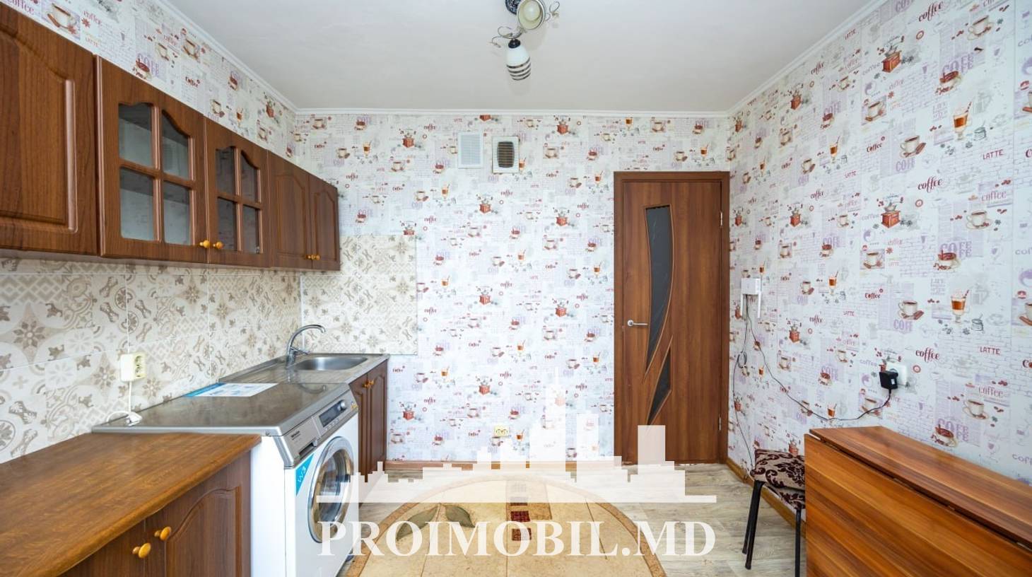 https://images.proimobil.md/V-JfQrsnJa9mnqV4QMWxlYj5LovO33frVgWFsV0DHyM/watermark:0.75:so:0:30:0.39/resize:fill:1460:816:1/gravity:ce/bG9jYWw6Ly8vZXN0YXRlL2xyL2Q0NTA0YTA3LWYzZjEtNDQzZC1iN2FlLTBlYTIzYzU3YzczNS5qcGVn