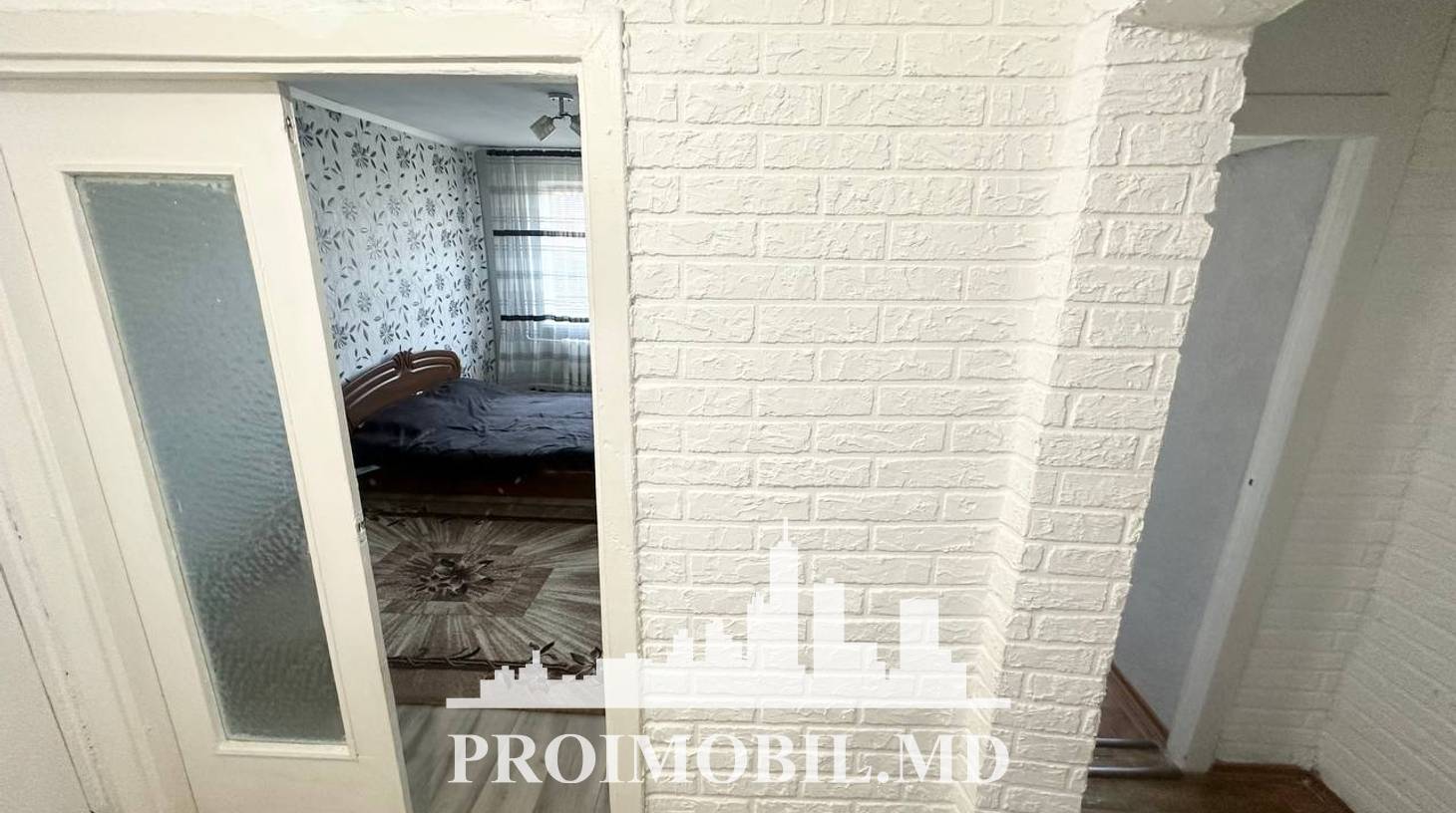 https://images.proimobil.md/V3LrUIFijBeR2EbD5AVrYVH8hMigXgS126bp8laI-so/watermark:0.75:so:0:30:0.39/resize:fill:1460:816:1/gravity:ce/bG9jYWw6Ly8vZXN0YXRlL2xyLzVkNWY3MDUxLWQ2ZjktNDk2Ny05ODllLWFmYjcxNTQ1ZmEwMi5qcGVn