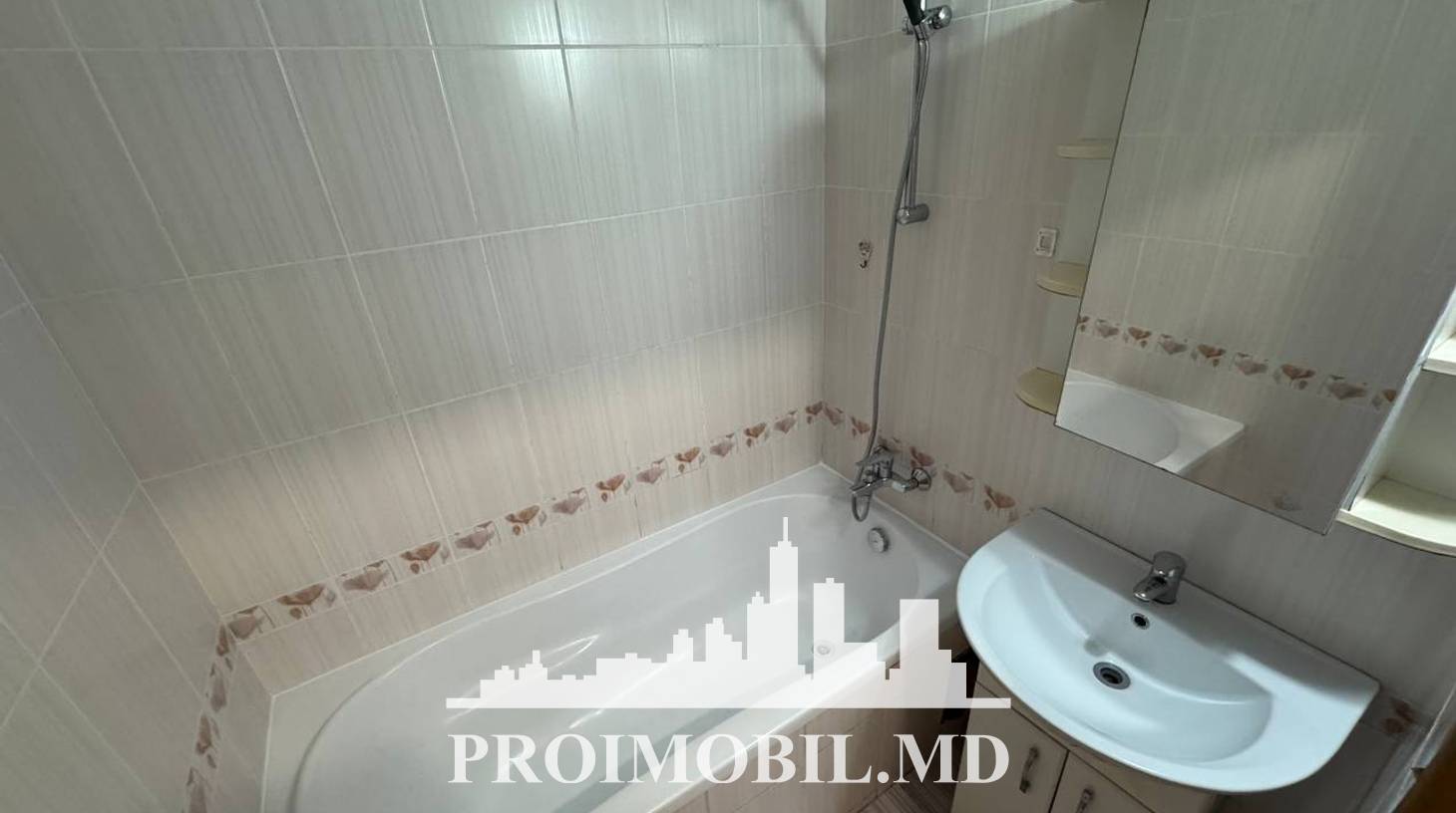 https://images.proimobil.md/V47T6J6Hl84Lx6OyAz0IpTofpIqNs8NwUfJk960o65o/watermark:0.75:so:0:30:0.39/resize:fill:1460:816:1/gravity:ce/bG9jYWw6Ly8vZXN0YXRlL2xyLzFlNTVmODQ3LWI1NDEtNDE0Mi1hOGIwLThjNTJlNzRkOGM0ZC5qcGVn