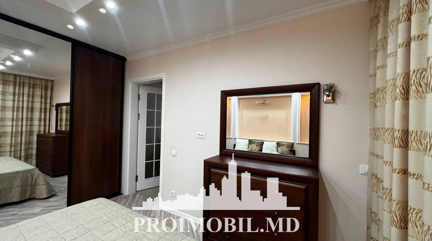 https://images.proimobil.md/V4AidEk9bbvFzLa5Rdjpd1ecQjCEH-l7Xrs2hDGBHfM/watermark:0.75:so:0:30:0.39/resize:fill:1460:816:1/gravity:ce/bG9jYWw6Ly8vZXN0YXRlL2xyLzlkOTI0OWFmLTIzZDgtNDdmMi1iZmE0LTUzMTZjZDc4MGMwMC5qcGVn