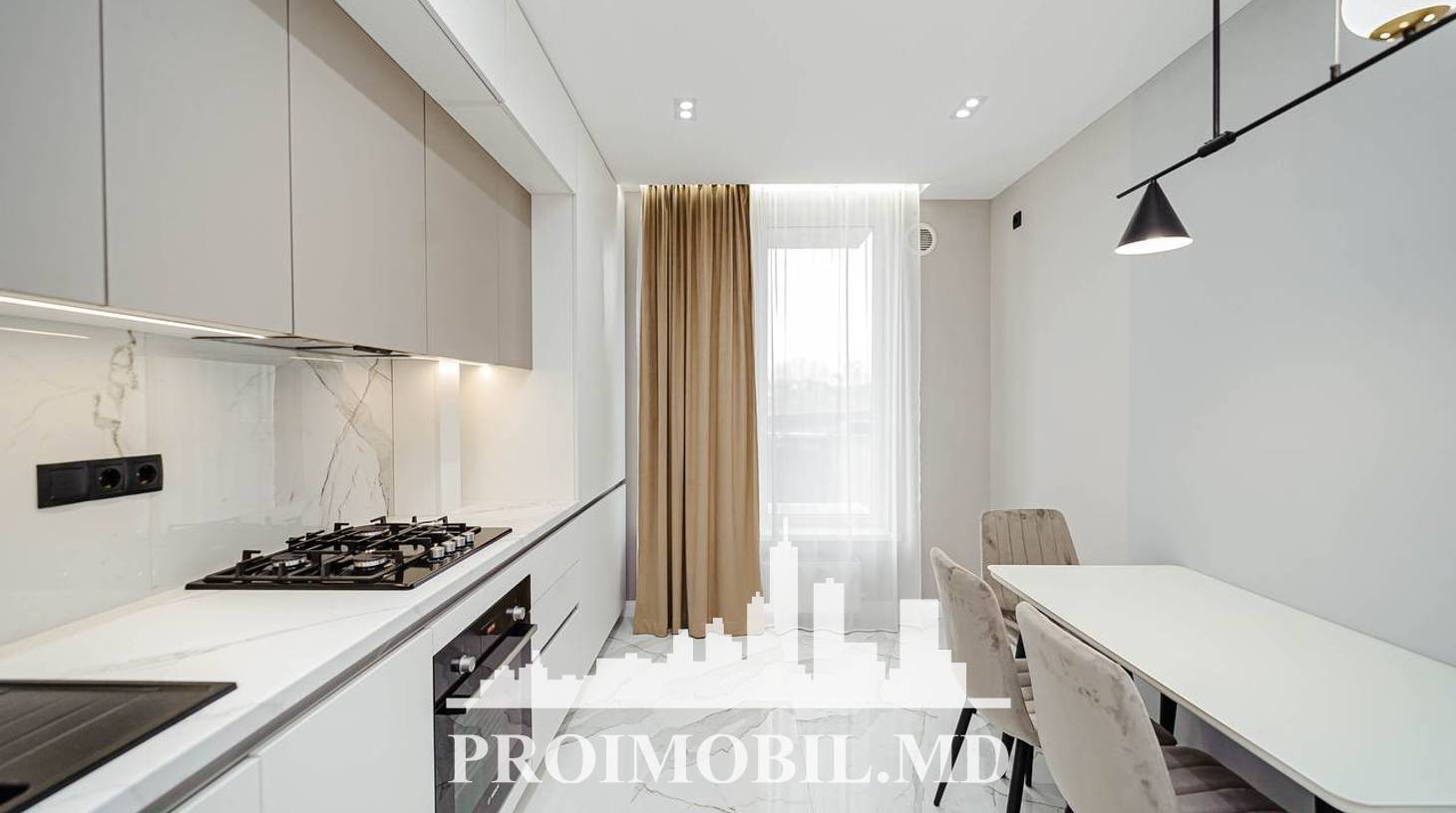 https://images.proimobil.md/V7f4vH8IrBssTqq3Liw2teXumkIsZKgH2NVSIUHfH50/watermark:0.75:so:0:30:0.39/resize:fill:1460:816:1/gravity:ce/bG9jYWw6Ly8vZXN0YXRlL2xyLzM0OTYyYmI0LTJiMWEtNGUyYi04OTBhLTY0YWU2Yzk4N2ViMi5qcGVn