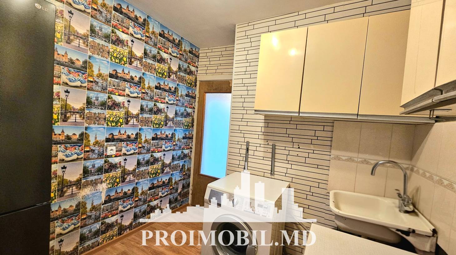 https://images.proimobil.md/V9LVHFdkjyhJxkXLcako_LILNbIlSVnCWO53Kghp5XA/watermark:0.75:so:0:30:0.39/resize:fill:1460:816:1/gravity:ce/bG9jYWw6Ly8vZXN0YXRlL2xyLzcyZTExMzFlLWQ5ZWYtNDkwZC1hMzVlLWI5NmZkYTFlNjFjMC5qcGVn