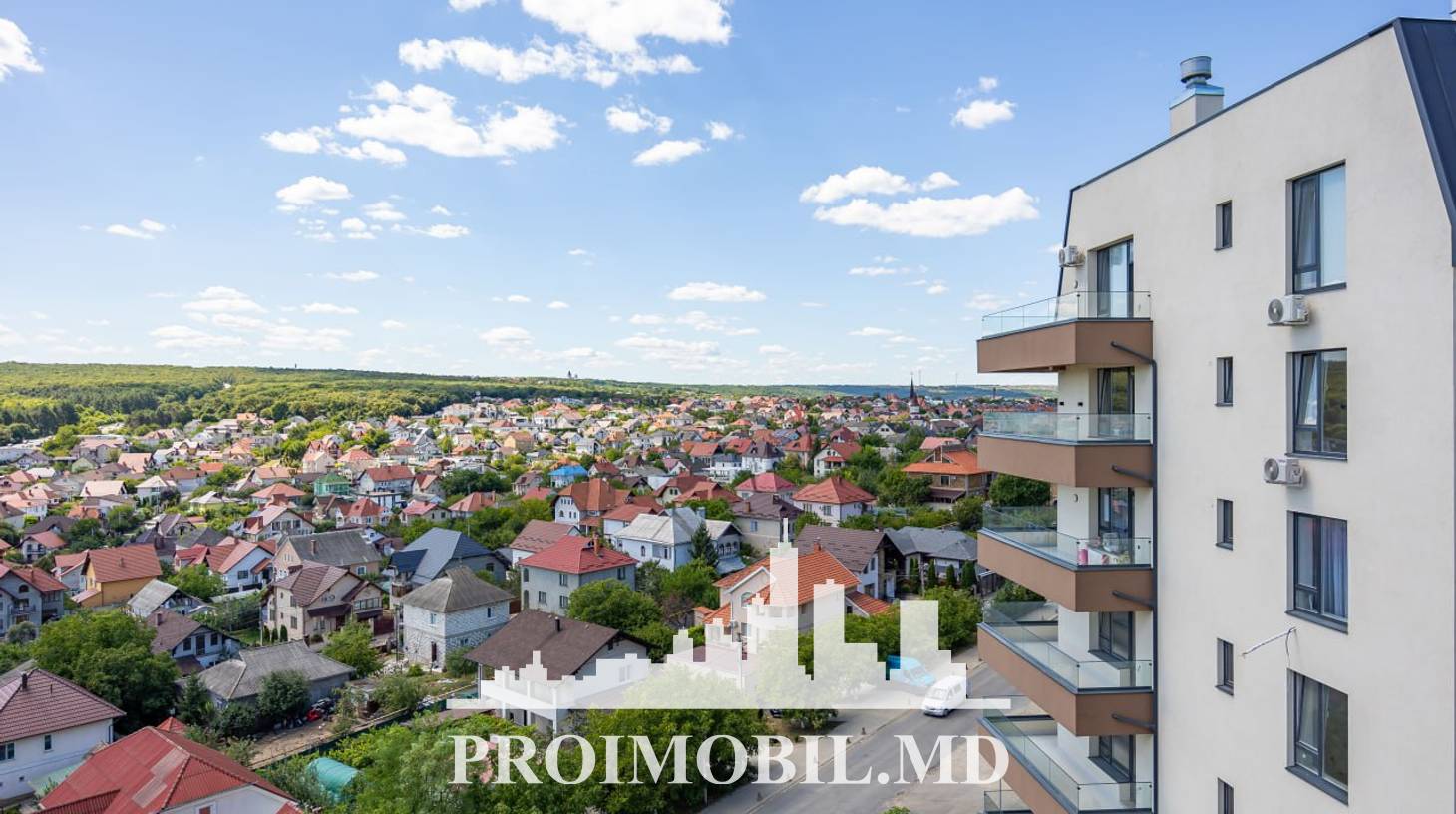 https://images.proimobil.md/VFO5PGxrAfduC3xFEK2DSdF4RvawJxcEw9AzW6XEZKc/watermark:0.75:so:0:30:0.39/resize:fill:1460:816:1/gravity:ce/bG9jYWw6Ly8vZXN0YXRlL2xyLzU0MjA3YTUzLWJkZWEtNGQ3NS1hZmQzLTEyNjU3MTkzZDZmZi5qcGVn