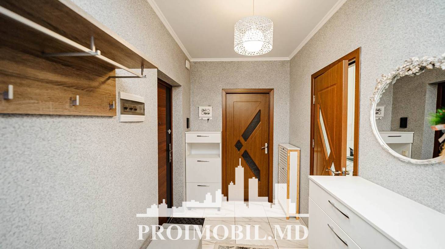 https://images.proimobil.md/VH4UkBaSZcncQvB0PTOGOyk7wPmDr349rS0caD3Pcpw/watermark:0.75:so:0:30:0.39/resize:fill:1460:816:1/gravity:ce/bG9jYWw6Ly8vZXN0YXRlL2xyL2Y4NWNkNzRlLTQyMDctNGRhYy04NjkyLTM4YzZkMGI5ODJhMS5qcGVn