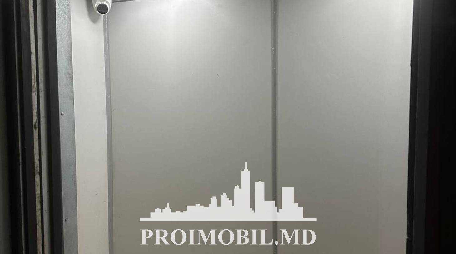 https://images.proimobil.md/VHa5uBzDfkfpmBASQ_C0MWNTFXBpEDUMMvAqP6nhBnc/watermark:0.75:so:0:30:0.39/resize:fill:1460:816:1/gravity:ce/bG9jYWw6Ly8vZXN0YXRlL2xyL2YxNWZmMjIzLTNlMzctNDQzNS1hZGMyLTcxMjYwMGI2Mzk4Ni5qcGVn