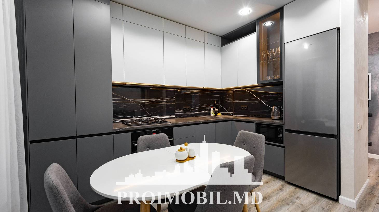 https://images.proimobil.md/VLOGjroE0-QaQNR47GkJo8-2MjHxpAAN6IBGq9XxPGY/watermark:0.75:so:0:30:0.39/resize:fill:1460:816:1/gravity:ce/bG9jYWw6Ly8vZXN0YXRlL2xyLzc3YmY2MWUzLTllMDctNGNjNi1hYjFjLTE4N2IyNzY4YjFkMi5qcGVn