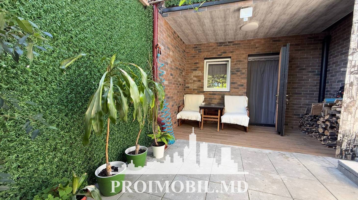 https://images.proimobil.md/VN5AgEzw3dkaNue3EL9GQ_sJKO2GbCKrPq13I1kG090/watermark:0.75:so:0:30:0.39/resize:fill:1460:816:1/gravity:ce/bG9jYWw6Ly8vZXN0YXRlL2xyLzFiZDEyNWNlLTQ5ZDItNGY2YS05NjJmLTNmMDNjOTJkNzE1YS5qcGVn