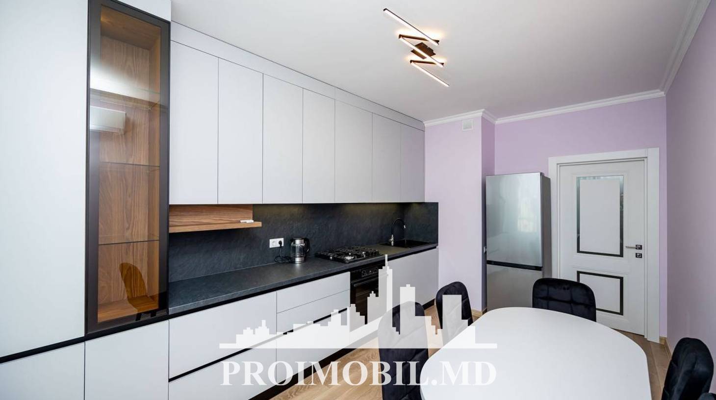 https://images.proimobil.md/VNNk64jz49YjQHhN4rZIiIIhzTCRuWlLeDbw1wccQUo/watermark:0.75:so:0:30:0.39/resize:fill:1460:816:1/gravity:ce/bG9jYWw6Ly8vZXN0YXRlL2xyL2MyOGRjZGEyLTk2N2EtNDJkMS1hMTJkLWE4NGI1ZDhmMTU1NS5qcGVn