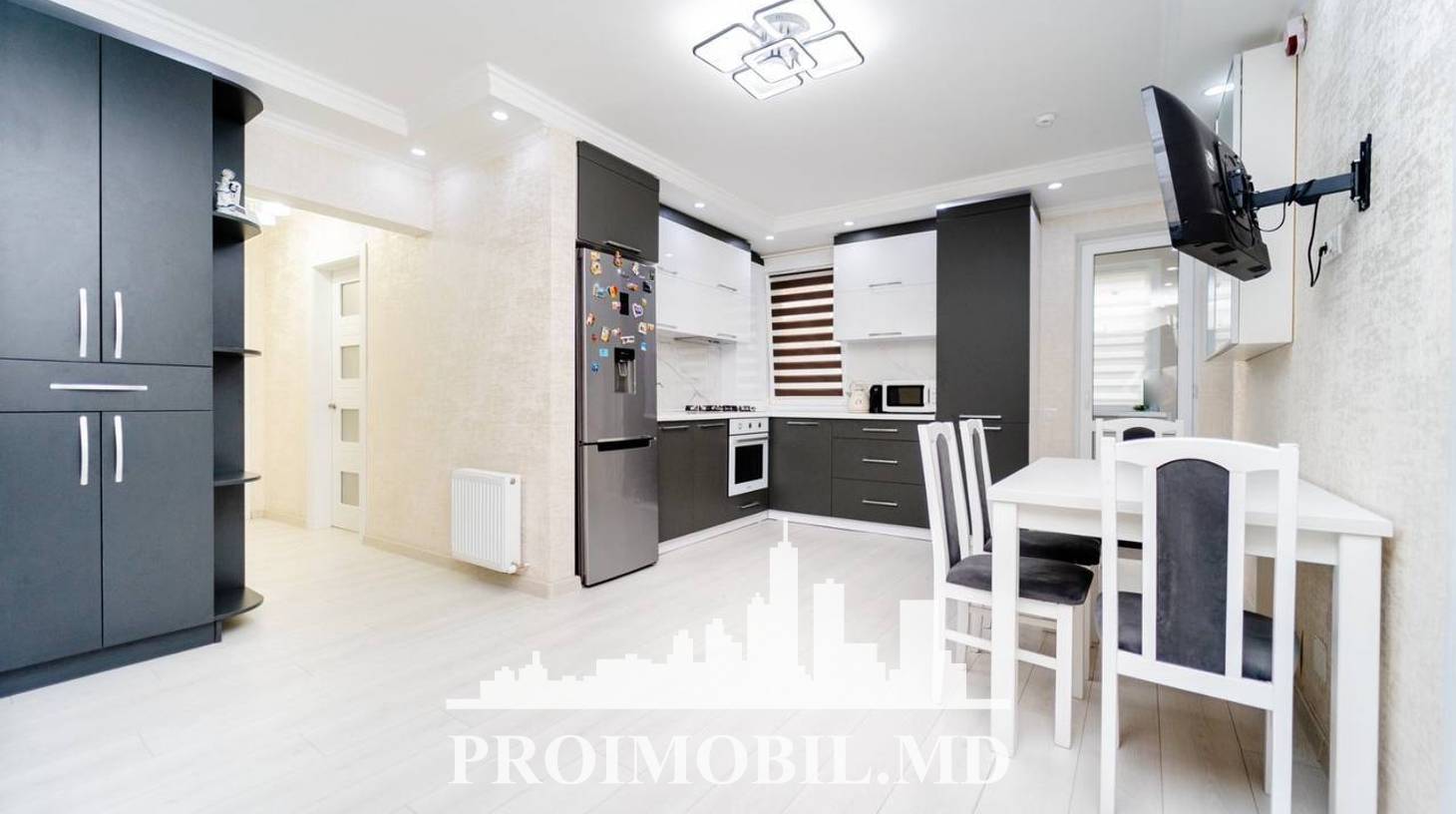 https://images.proimobil.md/VNik97jwOXU4rwU5uQCuWh8Xy4L8t_c4IHi84uxyQ98/watermark:0.75:so:0:30:0.39/resize:fill:1460:816:1/gravity:ce/bG9jYWw6Ly8vZXN0YXRlL2xyLzg1YWY4OGQ4LTBjMmItNDdkZS04YzZmLTgzZGI1M2JiODVhMi5qcGVn