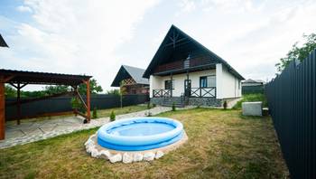 https://images.proimobil.md/VQHJ39f5l2GuAzYIWxx5xQx-DJe-LfzCKuYHVzenpBk/resize:fill:350:198:1/gravity:ce/bG9jYWw6Ly8vZXN0YXRlL2xyLzM2Njc4NDcwLWZkYTQtNDQ5OC05MjFhLTEyYzMwY2Y0YjUxOC5qcGVn