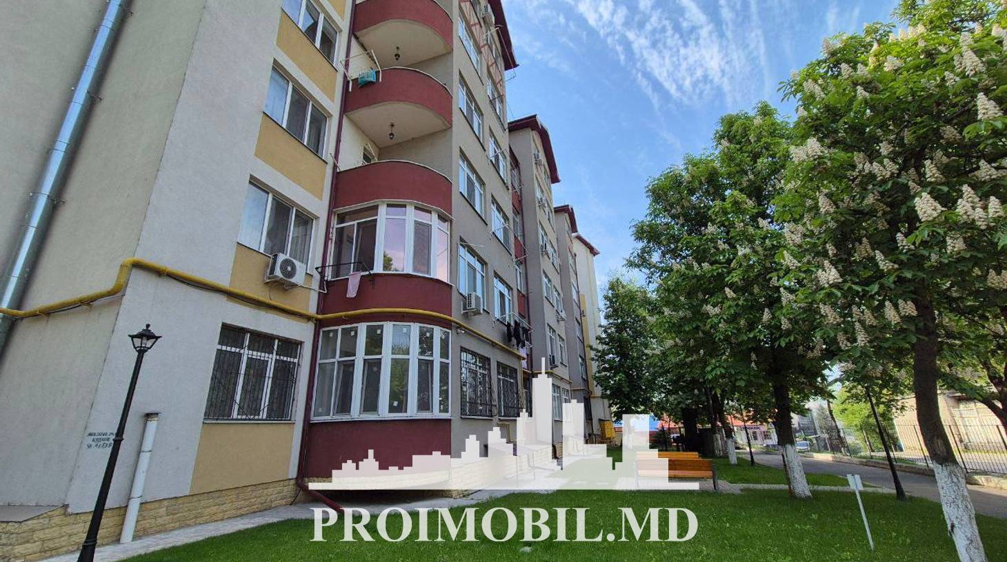 https://images.proimobil.md/VTNX3AzRgYZPuWK74W6IqQRfUaO_up5kliTXLfP0yNA/watermark:0.75:so:0:30:0.39/resize:fill:1460:816:1/gravity:ce/bG9jYWw6Ly8vZXN0YXRlL2xyL2JhNTc3Mjc4LTU5NDUtNGFjYi04NzQxLWY0NDUzZTM1MjI5OC5qcGVn