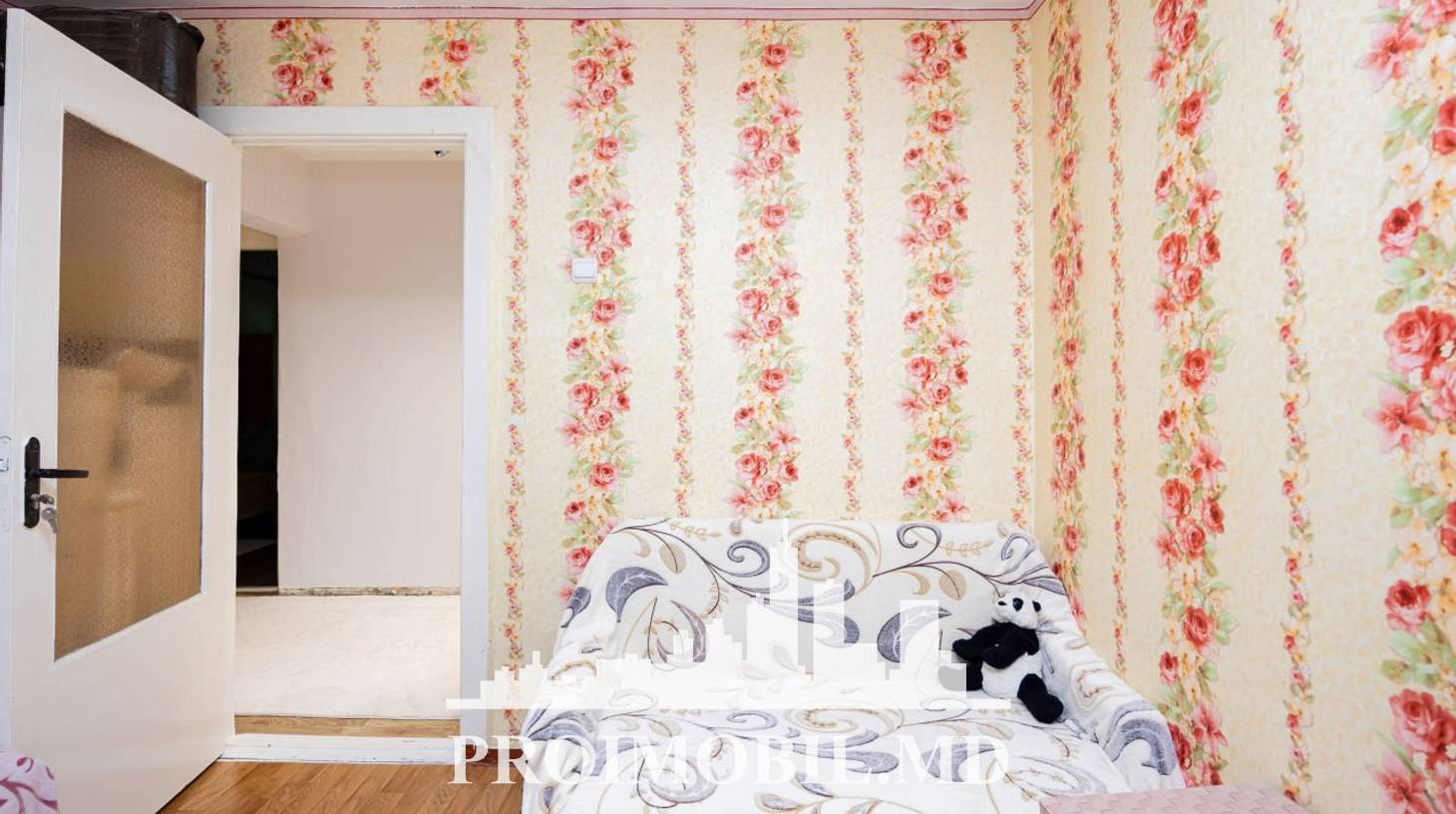 https://images.proimobil.md/VUYQV1dCulvDlWc1zn7m2nKda_Yuz0AFhQrtzJLkl00/watermark:0.75:so:0:30:0.39/resize:fill:1460:816:1/gravity:ce/bG9jYWw6Ly8vZXN0YXRlL2xyLzY5ZjkzNGY1LWZkZjgtNGVhMS1iNWQ0LWY5YWM4OTcwYTY0MC5qcGVn